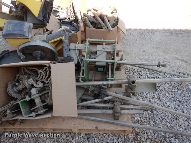 image for item DH2048 John Deere 1790 split row planter parts