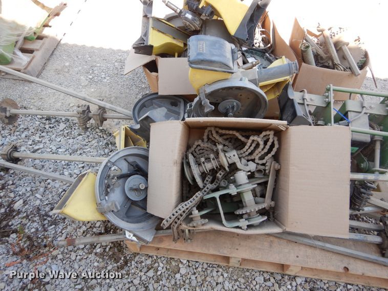 image for item DH2048 John Deere 1790 split row planter parts