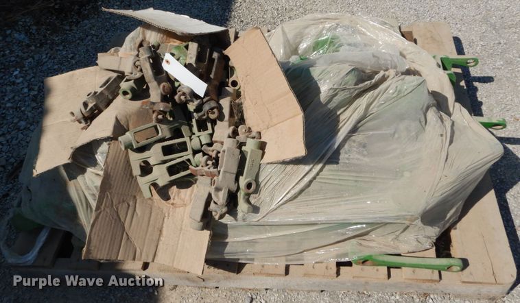 image for item DH2048 John Deere 1790 split row planter parts