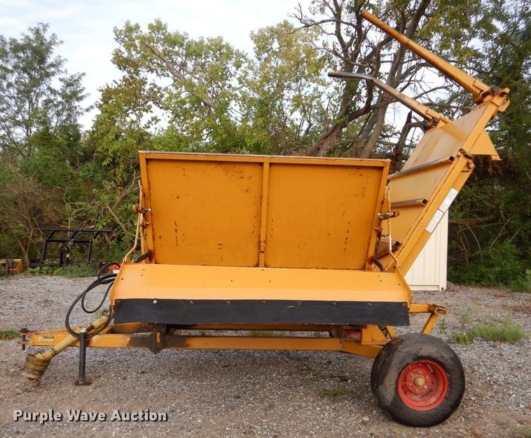 image for item DH2566 HayBuster 256 Plus II bale processor