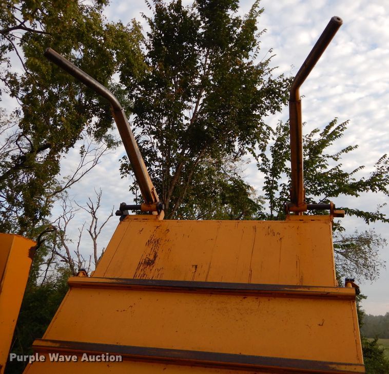 image for item DH2566 HayBuster 256 Plus II bale processor