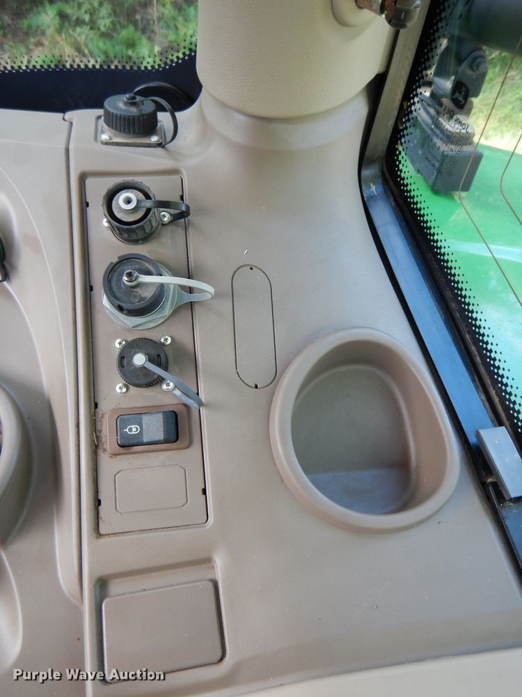 image for item DH2567 2013 John Deere 6210R MFWD tractor