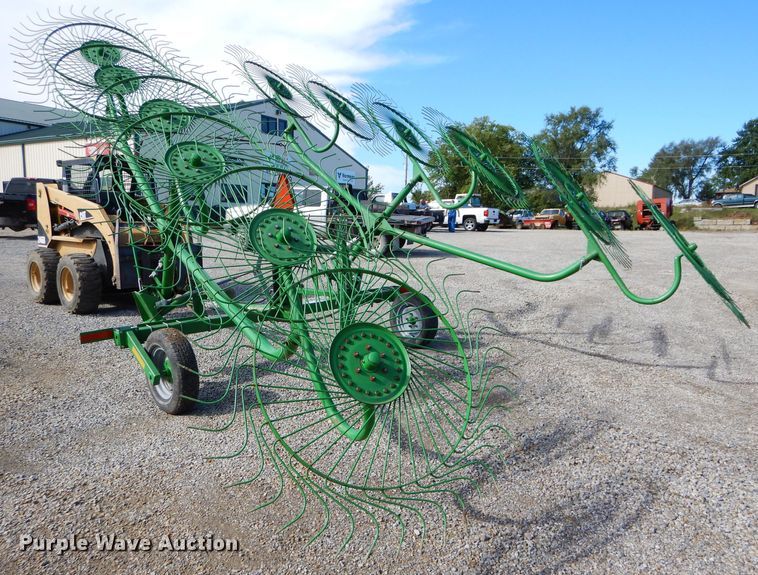 image for item DH2577 Frontier WR1012 hay rake