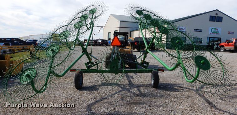 image for item DH2577 Frontier WR1012 hay rake
