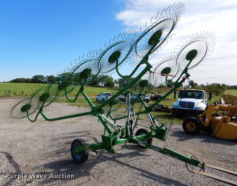 image for item DH2577 Frontier WR1012 hay rake
