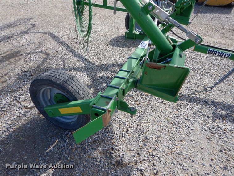 image for item DH2577 Frontier WR1012 hay rake
