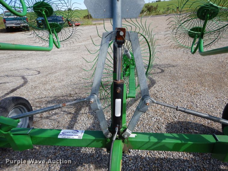 image for item DH2577 Frontier WR1012 hay rake