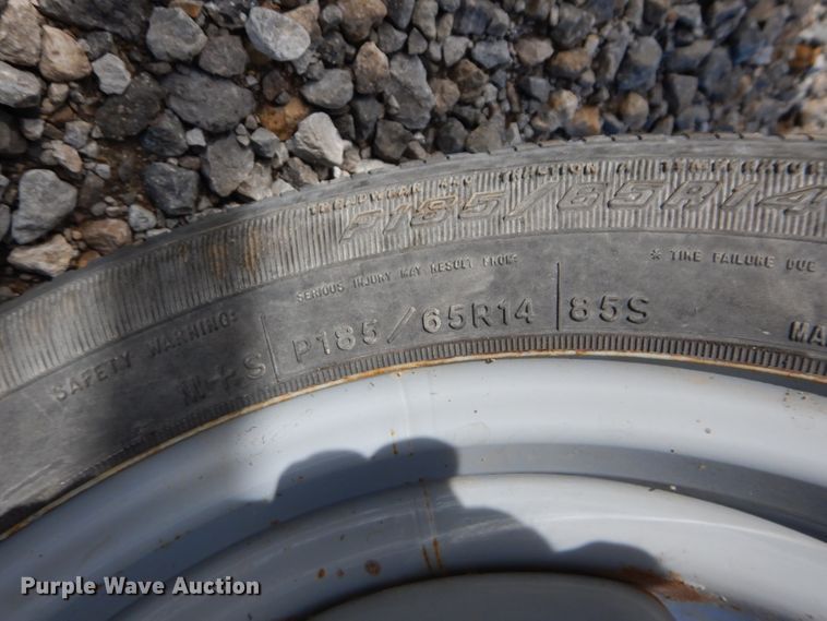 image for item DH2577 Frontier WR1012 hay rake