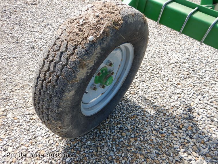 image for item DH2577 Frontier WR1012 hay rake