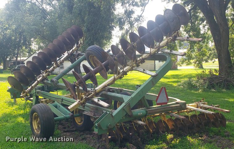 image for item DH2821 John Deere 220 disk