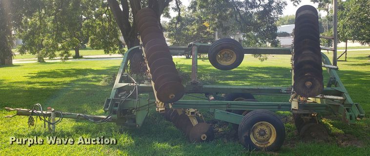 image for item DH2821 John Deere 220 disk