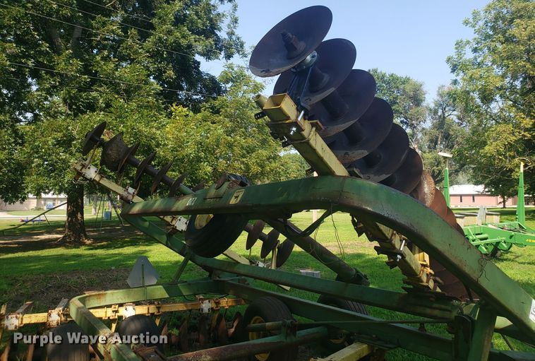 image for item DH2821 John Deere 220 disk
