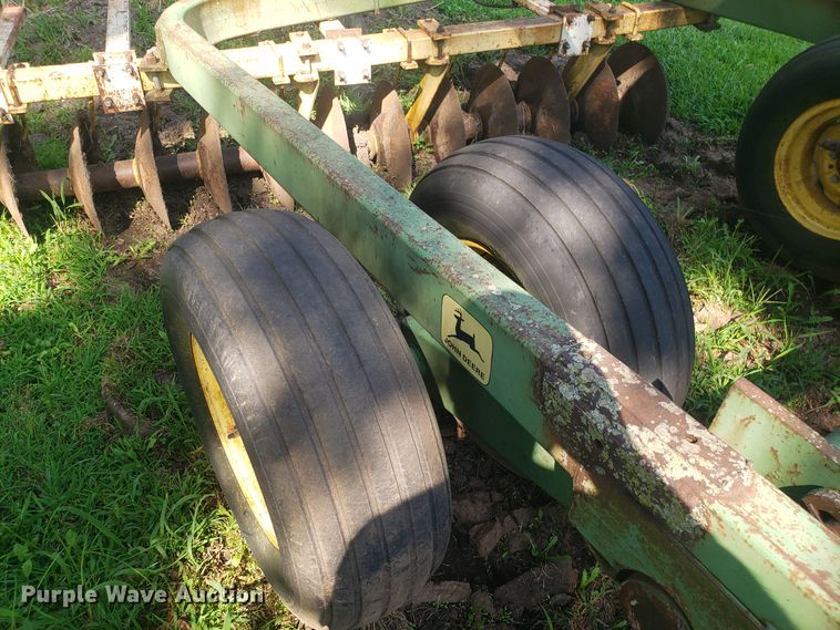 image for item DH2821 John Deere 220 disk