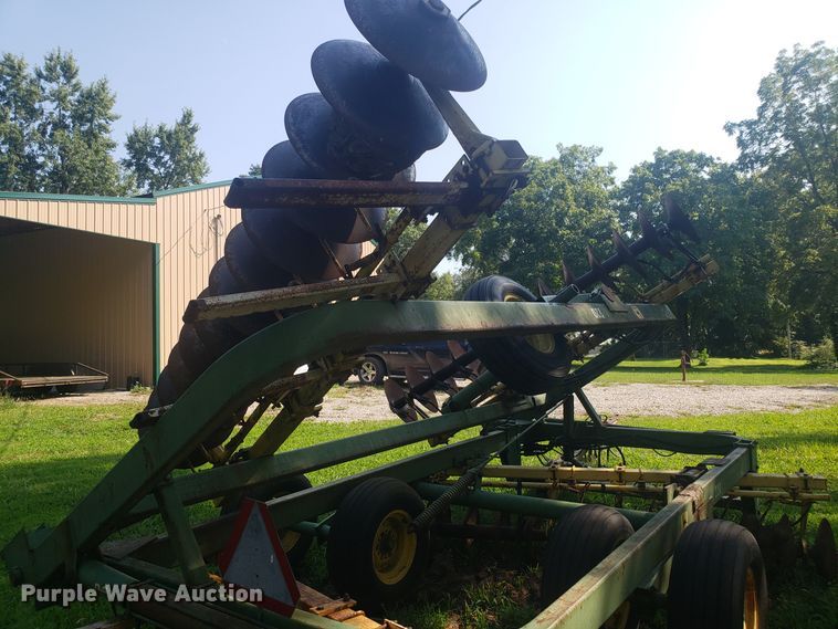 image for item DH2821 John Deere 220 disk