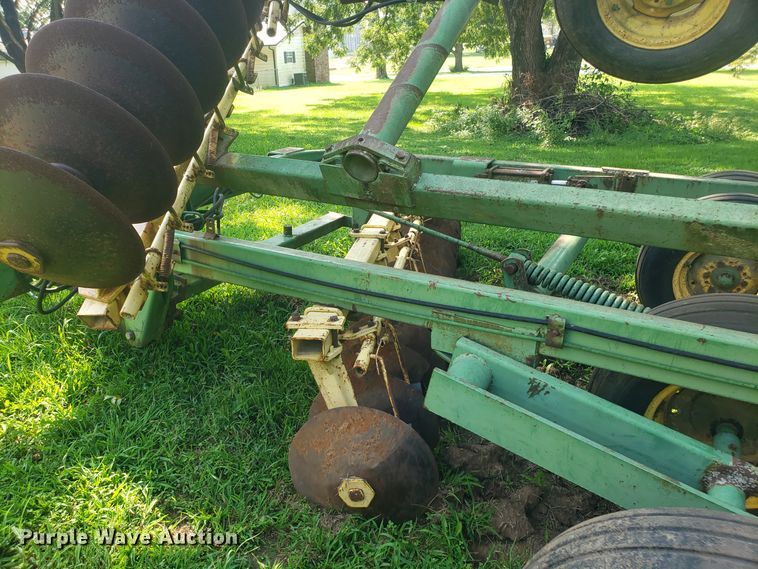 image for item DH2821 John Deere 220 disk