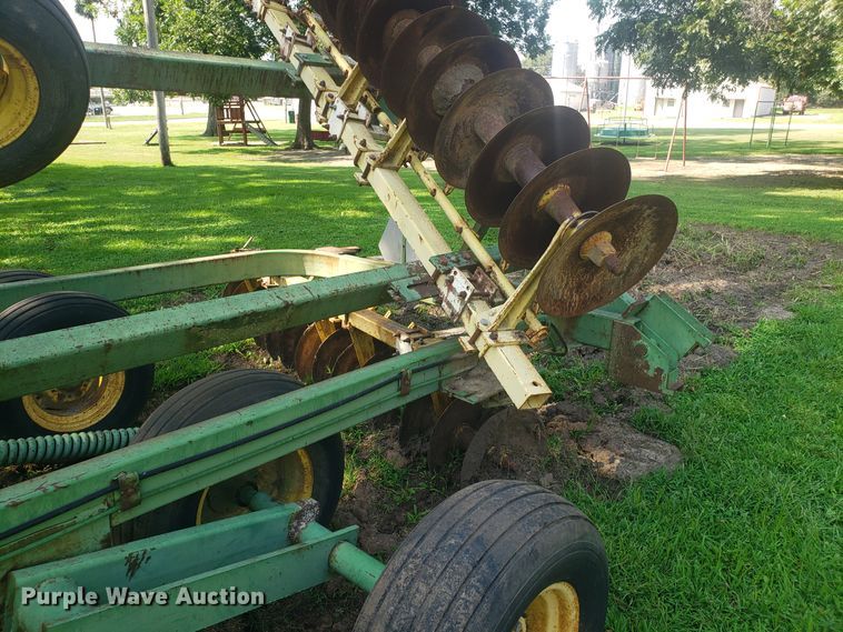 image for item DH2821 John Deere 220 disk