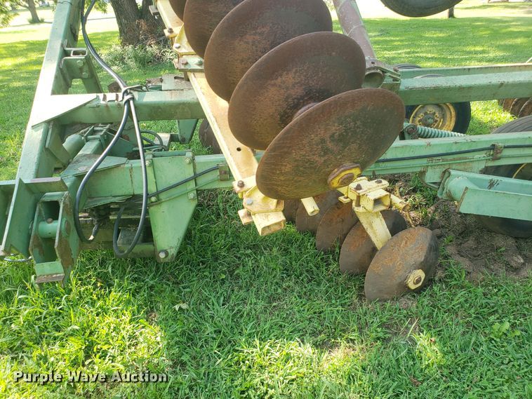 image for item DH2821 John Deere 220 disk