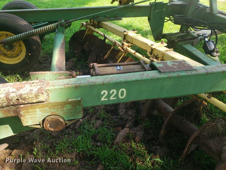 image for item DH2821 John Deere 220 disk