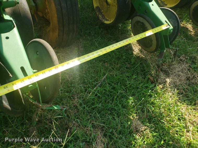 image for item DH2822 John Deere 7000 planter