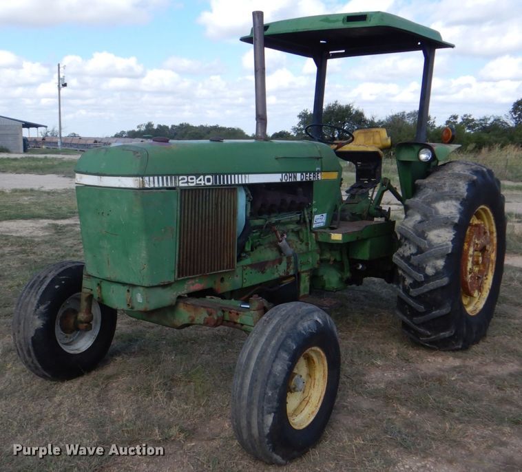 image for item DH5275 1980 John Deere 2940 tractor