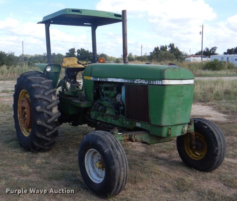 image for item DH5275 1980 John Deere 2940 tractor