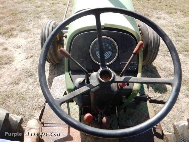 image for item DH5275 1980 John Deere 2940 tractor