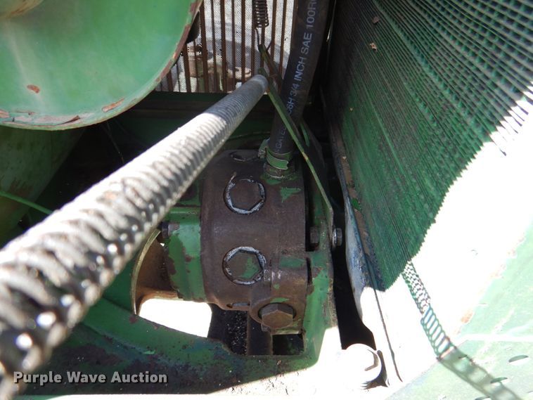 image for item DH5275 1980 John Deere 2940 tractor