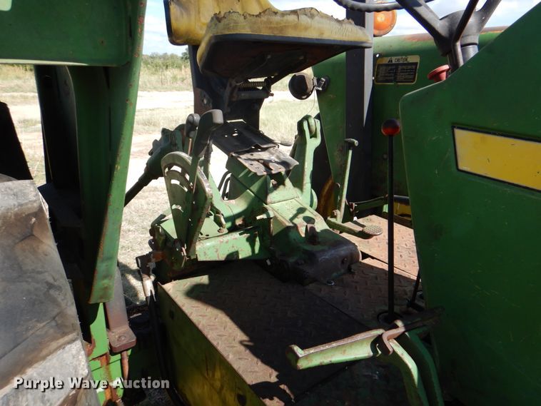 image for item DH5275 1980 John Deere 2940 tractor