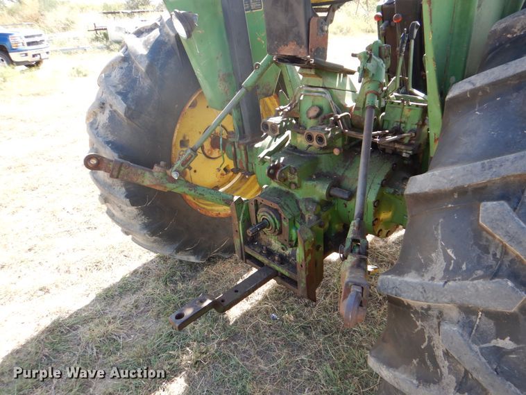 image for item DH5275 1980 John Deere 2940 tractor