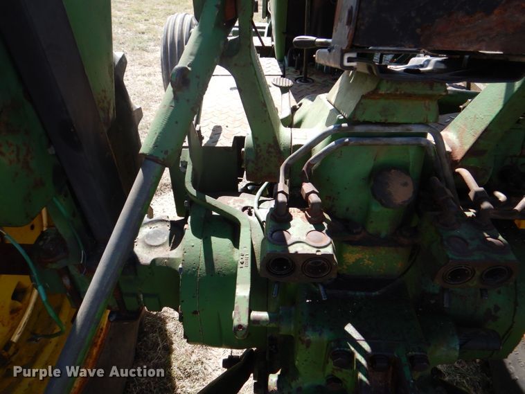 image for item DH5275 1980 John Deere 2940 tractor