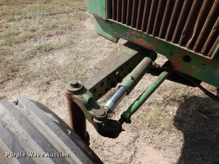 image for item DH5275 1980 John Deere 2940 tractor