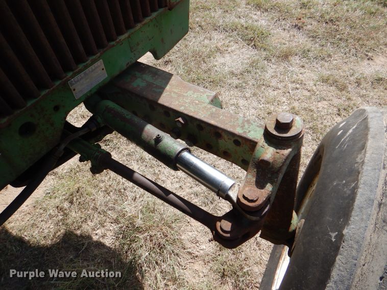 image for item DH5275 1980 John Deere 2940 tractor