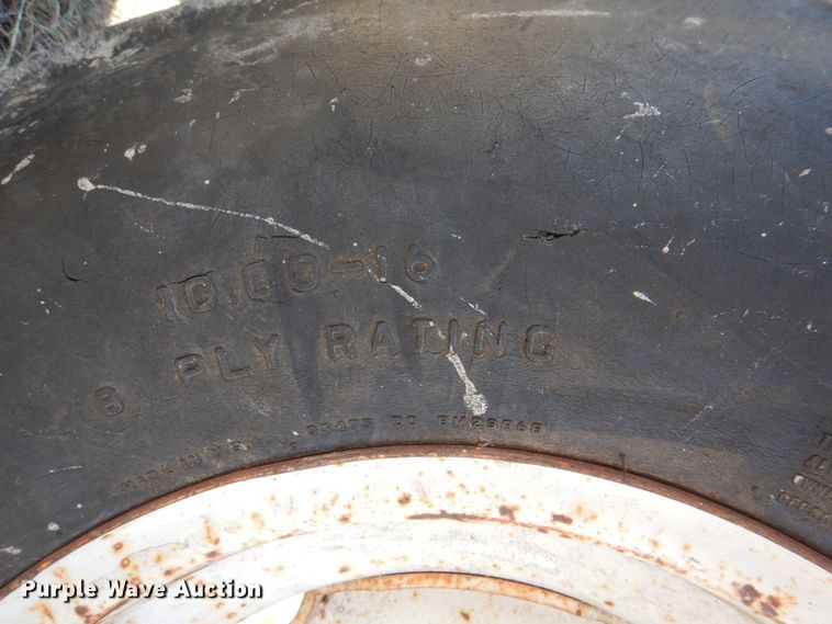 image for item DH5275 1980 John Deere 2940 tractor