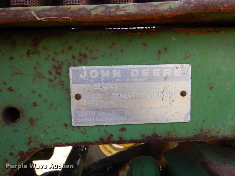 image for item DH5275 1980 John Deere 2940 tractor