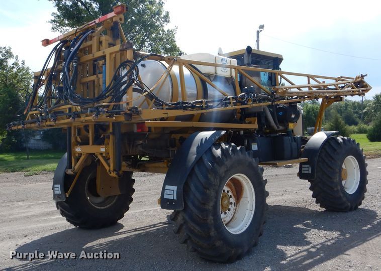 image for item DH6131 2006 Ag-Chem RoGator 874 sprayer
