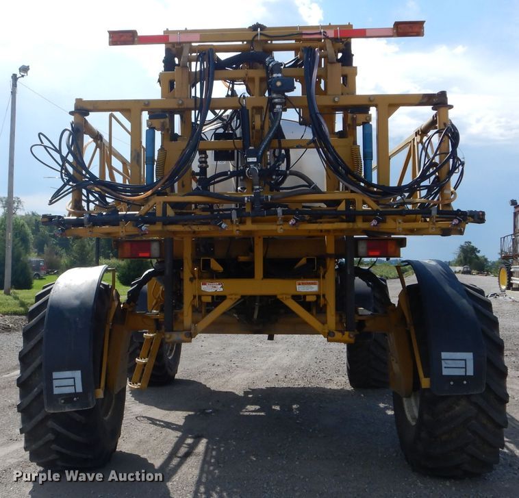 image for item DH6131 2006 Ag-Chem RoGator 874 sprayer