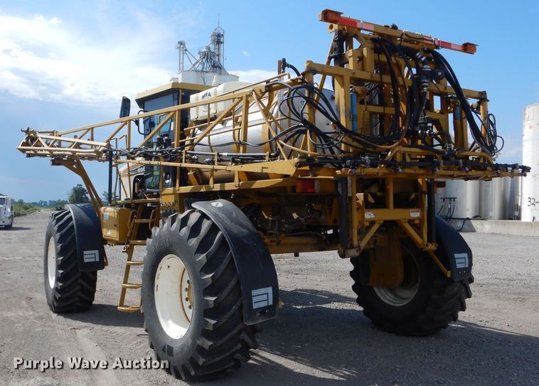 image for item DH6131 2006 Ag-Chem RoGator 874 sprayer