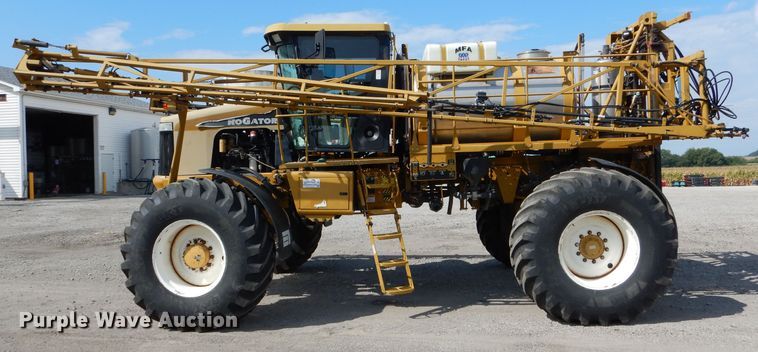 image for item DH6131 2006 Ag-Chem RoGator 874 sprayer