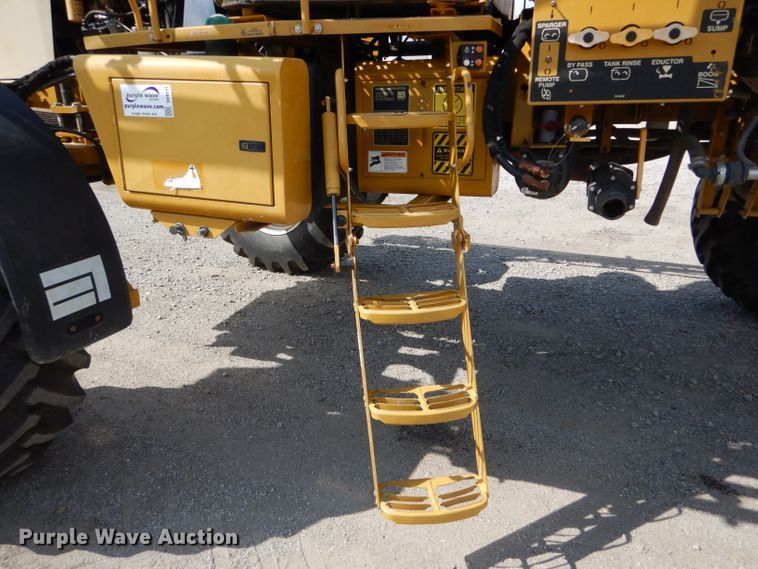 image for item DH6131 2006 Ag-Chem RoGator 874 sprayer