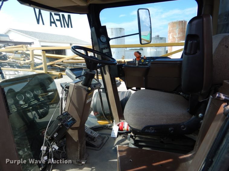 image for item DH6131 2006 Ag-Chem RoGator 874 sprayer