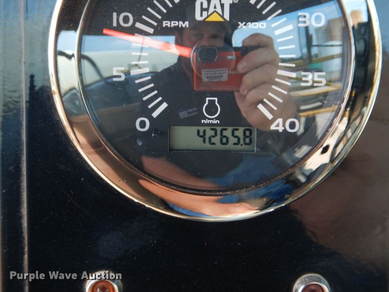 image for item DH6131 2006 Ag-Chem RoGator 874 sprayer