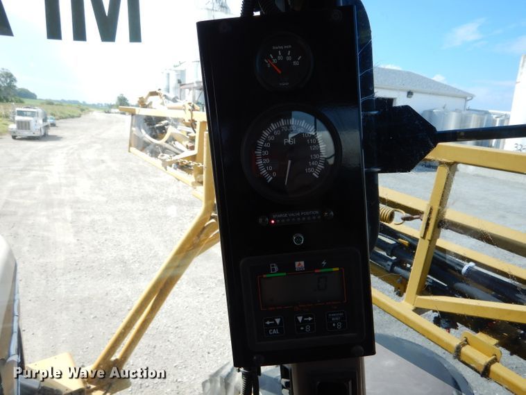 image for item DH6131 2006 Ag-Chem RoGator 874 sprayer