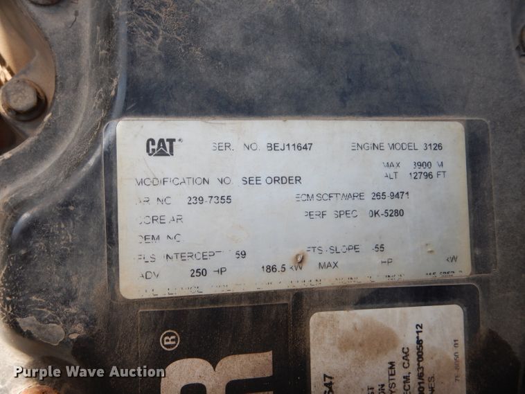 image for item DH6131 2006 Ag-Chem RoGator 874 sprayer