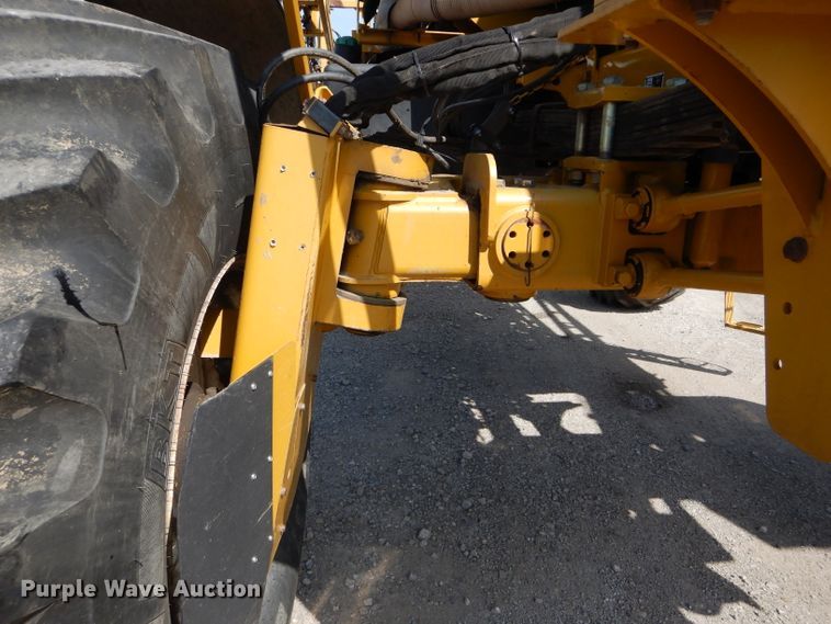 image for item DH6131 2006 Ag-Chem RoGator 874 sprayer