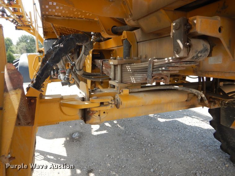 image for item DH6131 2006 Ag-Chem RoGator 874 sprayer