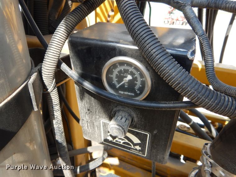 image for item DH6131 2006 Ag-Chem RoGator 874 sprayer