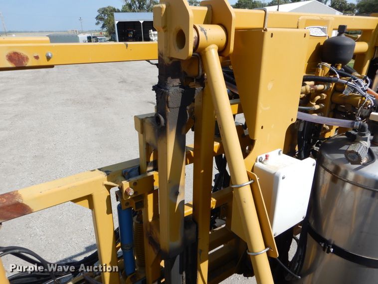 image for item DH6131 2006 Ag-Chem RoGator 874 sprayer