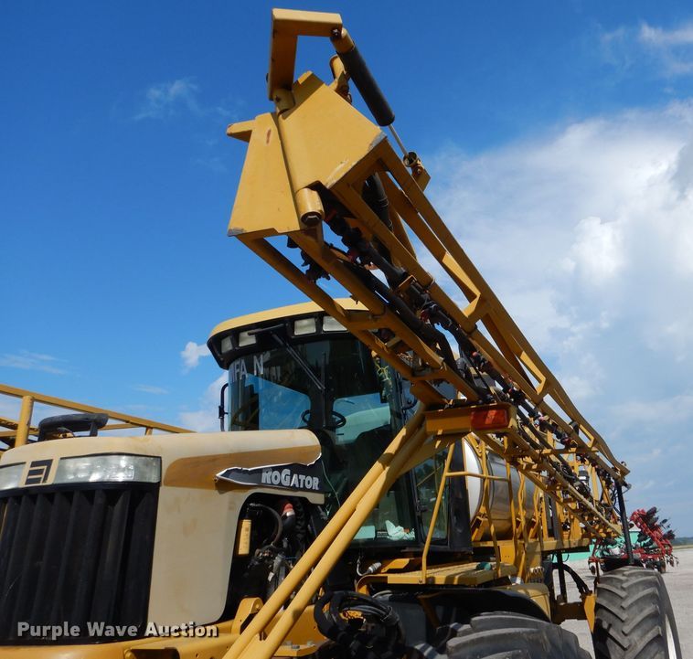 image for item DH6131 2006 Ag-Chem RoGator 874 sprayer