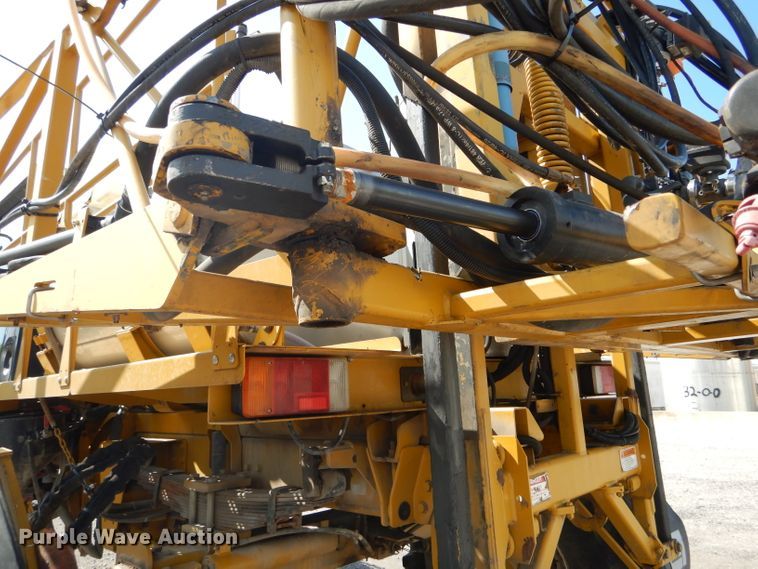 image for item DH6131 2006 Ag-Chem RoGator 874 sprayer