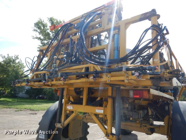 image for item DH6131 2006 Ag-Chem RoGator 874 sprayer
